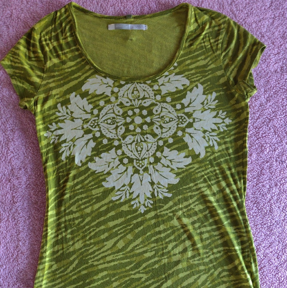 Athleta Large Zebra Tee Shirt